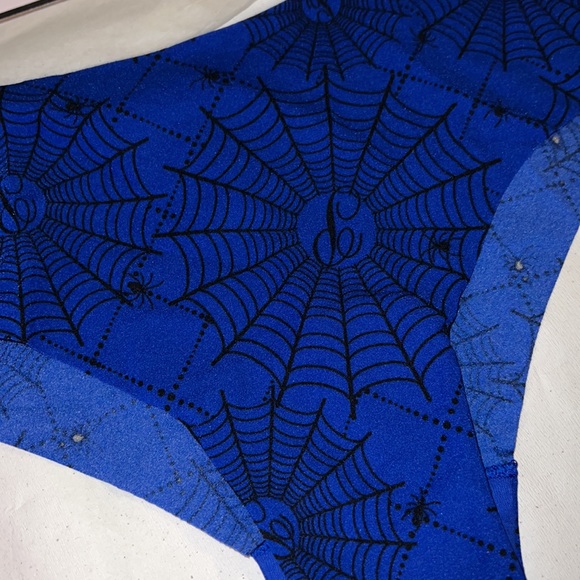 (L) Victoria’s Secret PINK Halloween NO-SHOW CHEEKSTER PANTY - Picture 9 of 15